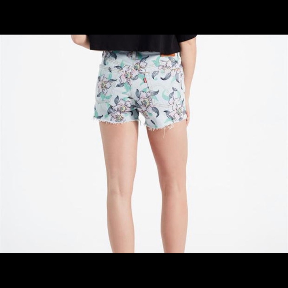 LEVIS 501 HIGH RISE FLORAL SHORTS - Picture 10 of 11